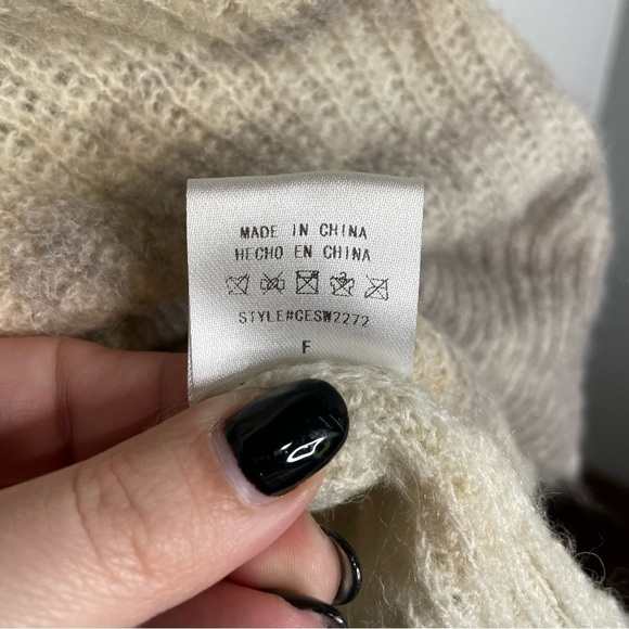 Adora wool Blend sweater size‎ medium - Picture 4 of 5